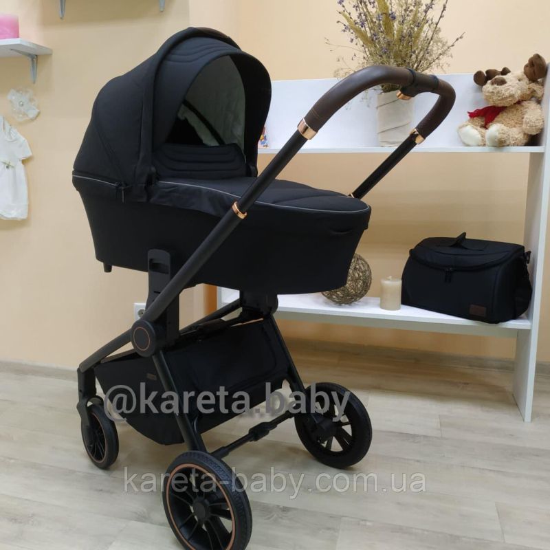 Коляска 2 в 1 CARRELLO Epica CRL-8510/1 Space Black +дождевик черная рама