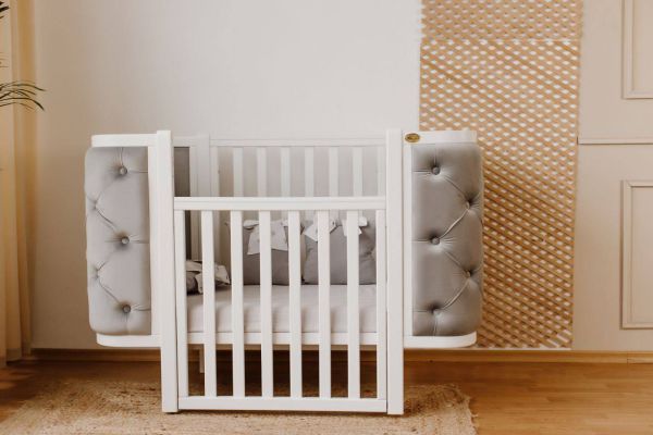 Дитяче ліжечко Angelo "Luna" гудзики біло-сіре (велюр)