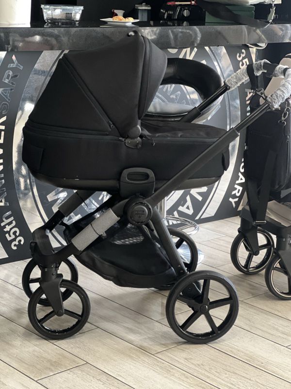 Коляска 2 в 1 Junama Smart Mami Black 04
